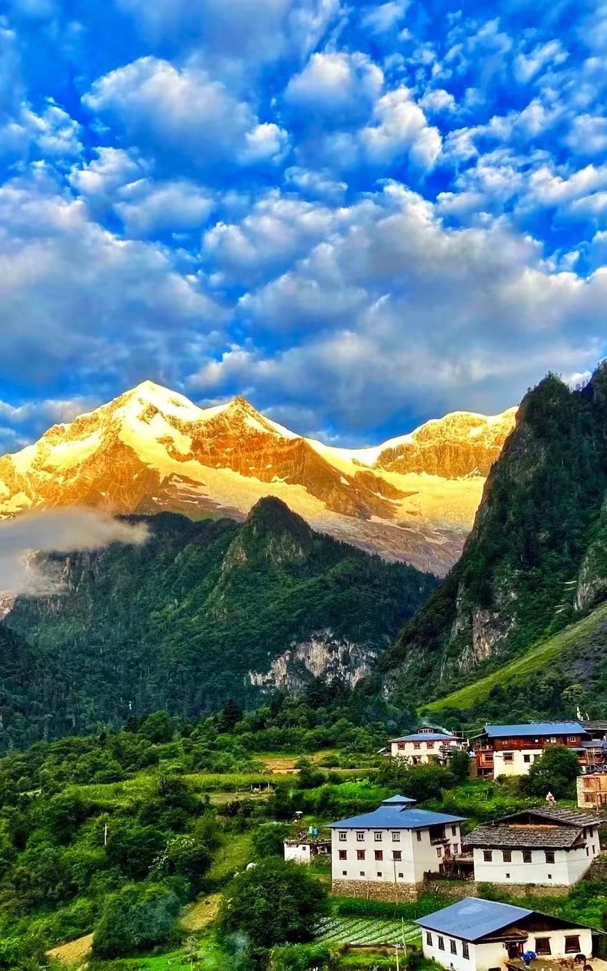 跟著麗江小編一起游云南：走進(jìn)雨崩，徒步探尋云南深藏的絕美天堂！